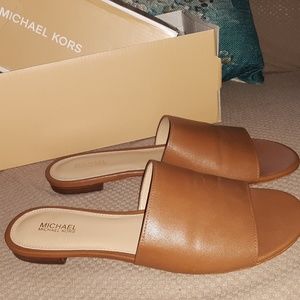 Micheal Kors Shelly Leather Slides